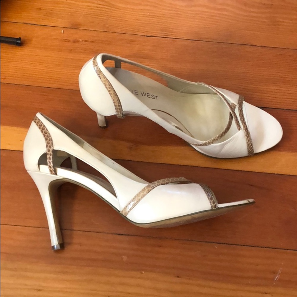 Nine West 6.5 cream/snakeskin heel